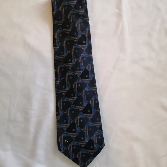 Valentino Garavani "V" Italian 100% Silk Tie with Blue and Orange Textured Print - Picture 5 of 14